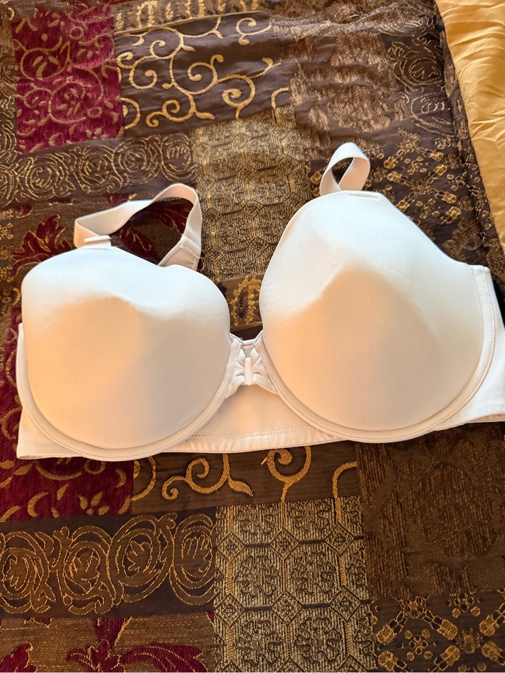 Light Pink T-Shirt Bra with Light Padding - Snaps in Front -New 40D